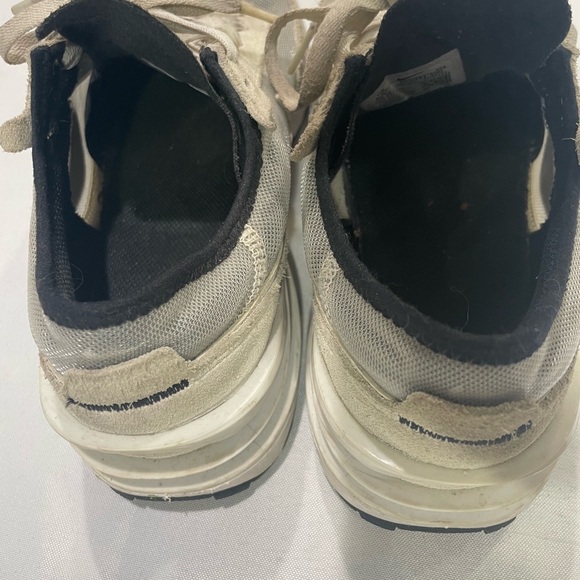 Nike Men's Black and White Sneakers - Picture 2 of 5